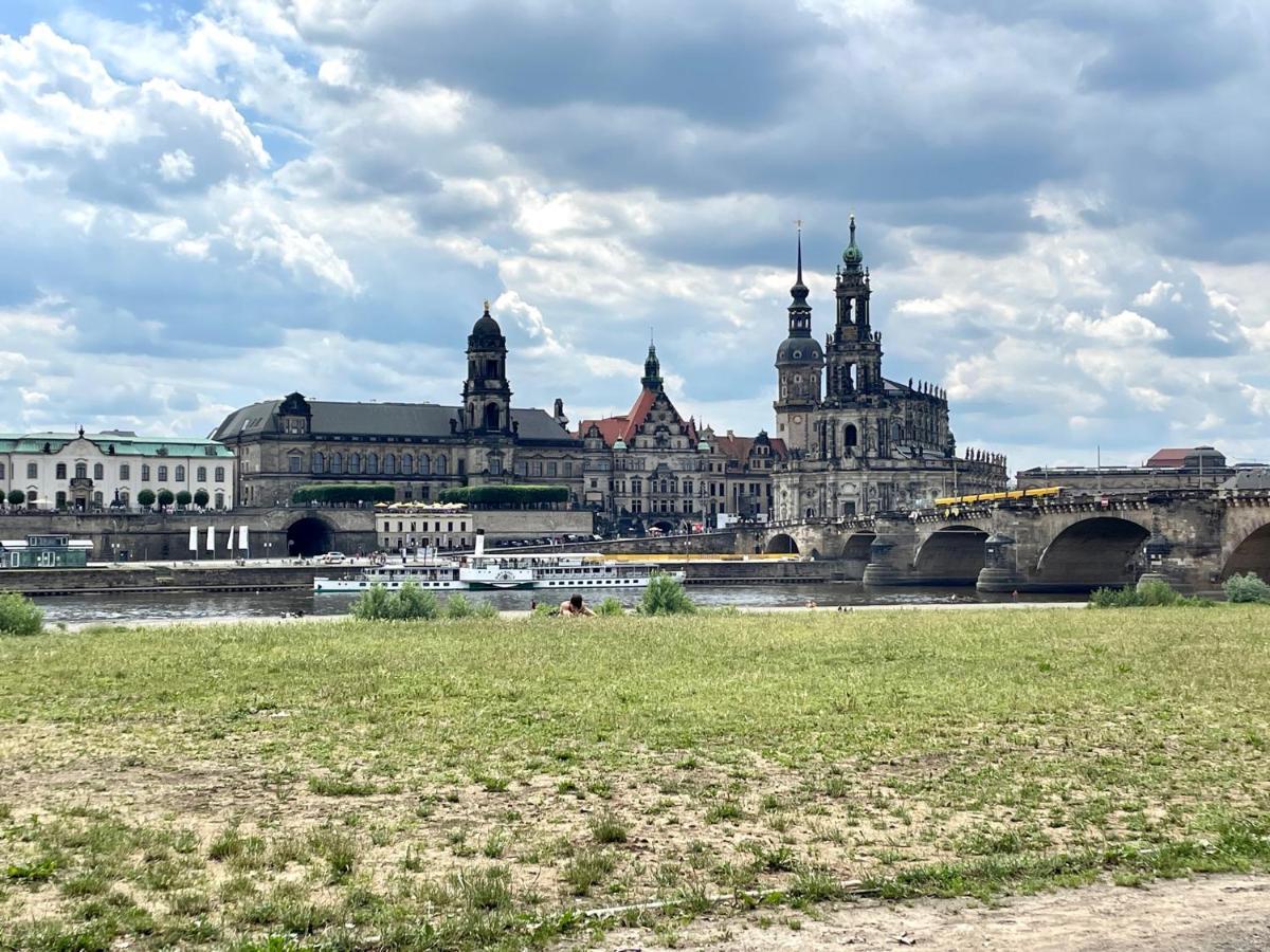 Apartment Uptown Im Herzen Der Dresdner Neustadt! Dresda Esterno foto